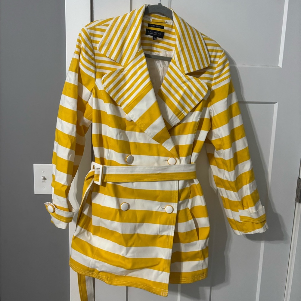 NWOT! Unique light weight coat